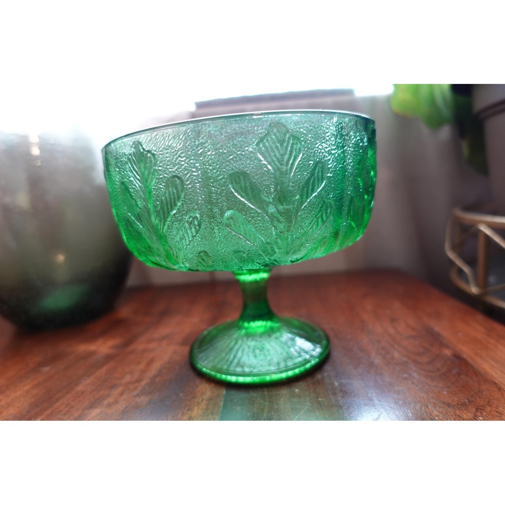 Vintage F.T.D 1975 green oak leaf art glass pedestal bowl/compote